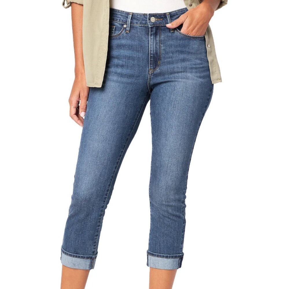 Signature by Levi Strauss: Women's Mid Rise Capri